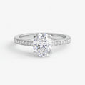 Seraphine - Pavé Forlovelsesring med Oval Diamant