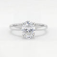 Aurora – Solitaire Forlovelsesring med Oval Diamant