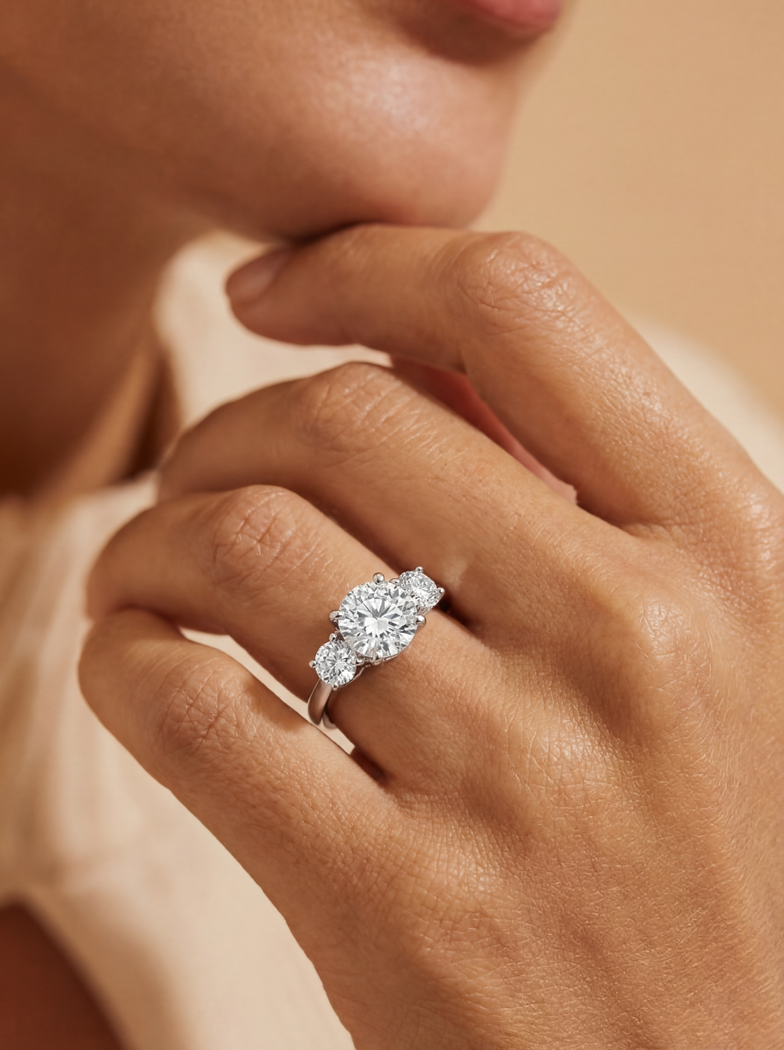 Solène - Trestens Forlovelsesring med Rund Briljant